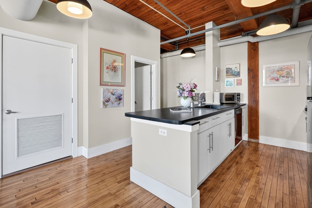 385 Worthington Street, Unit 3D Springfield, MA 01103 - Photo 20 of 34 Gallery Image 20