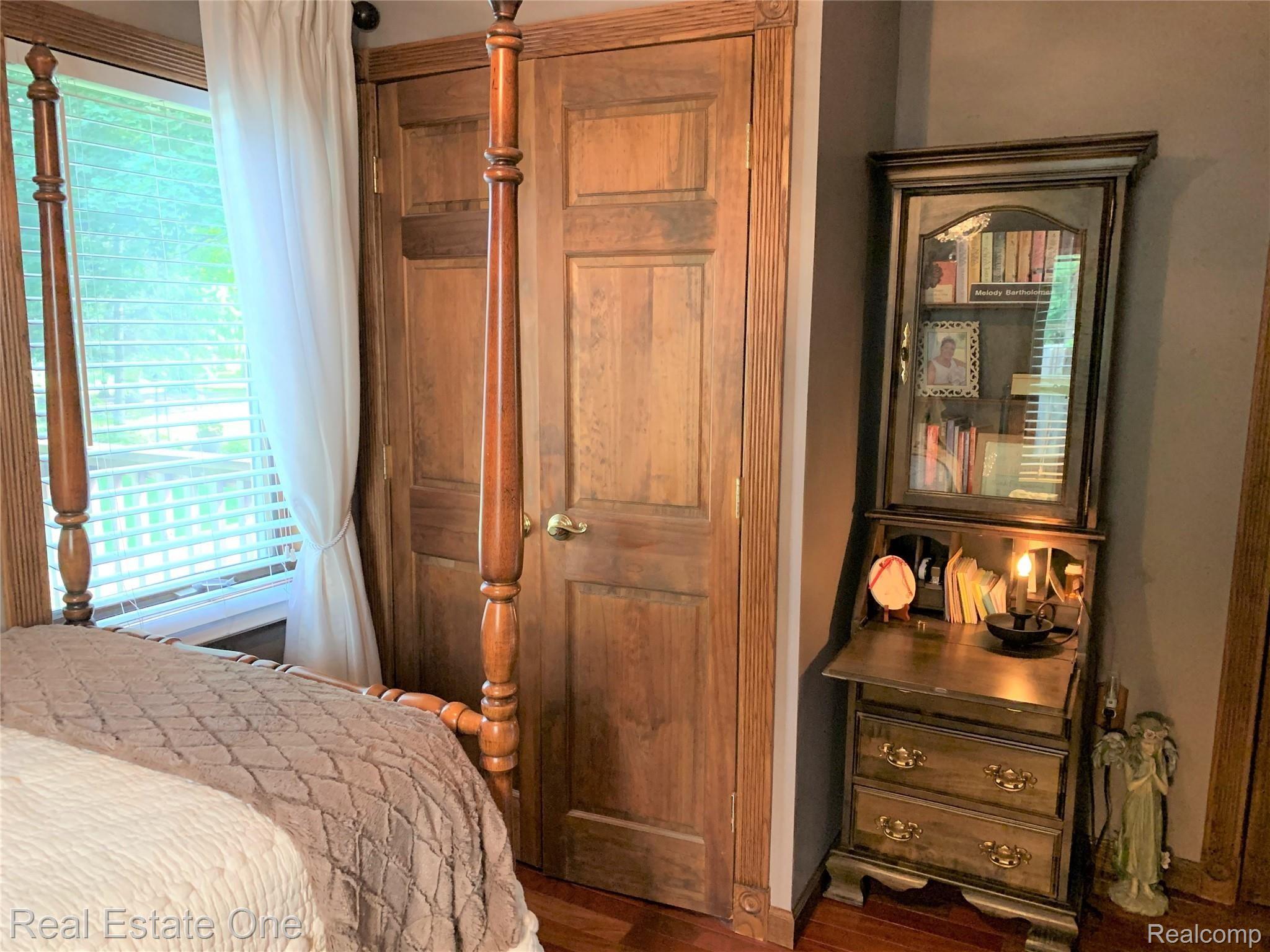 906 West Silver Lake Road Fenton, MI 48430 - Photo 16 of 24 IMG_2905.jpg