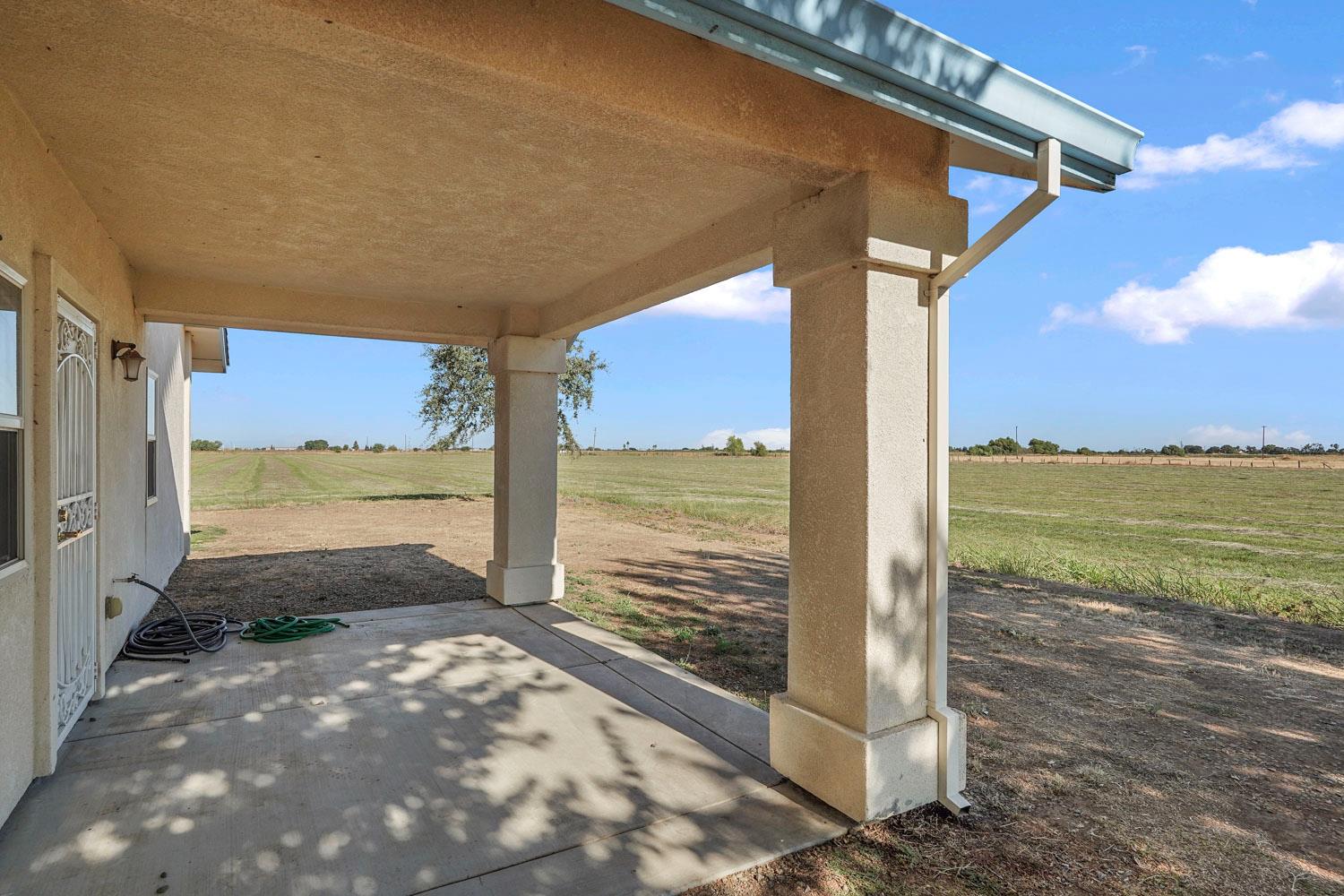 6120 Eschinger Road Elk Grove, CA 95757 - Photo 27 of 39 a view of a ocean view