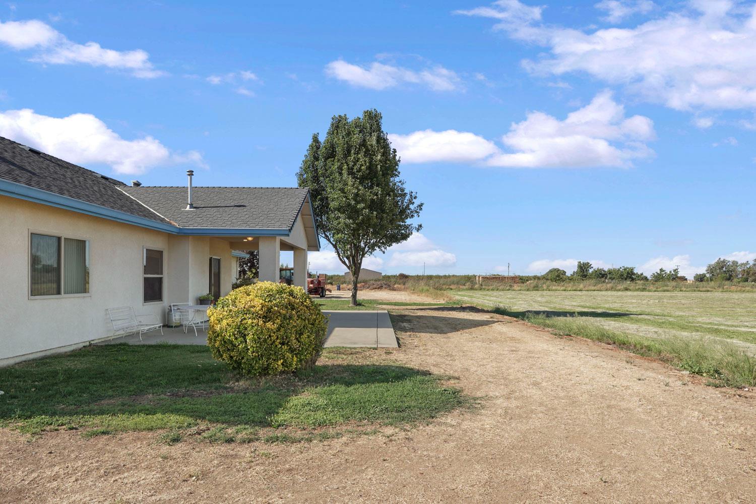 6120 Eschinger Road Elk Grove, CA 95757 - Photo 29 of 39 a view of a terrace with lake view