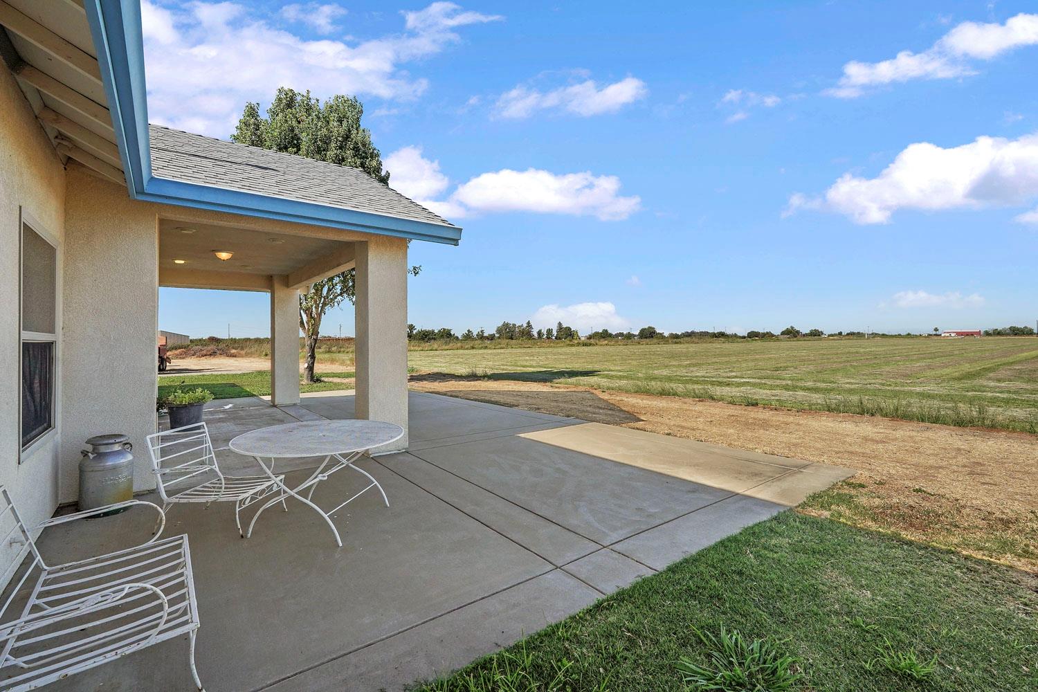 6120 Eschinger Road Elk Grove, CA 95757 - Photo 33 of 39 a view of an ocean and beach