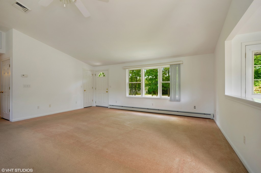 39 Boston Hill Road Fairhaven, MA 02719 - Photo 6 of 16 an empty room with a window