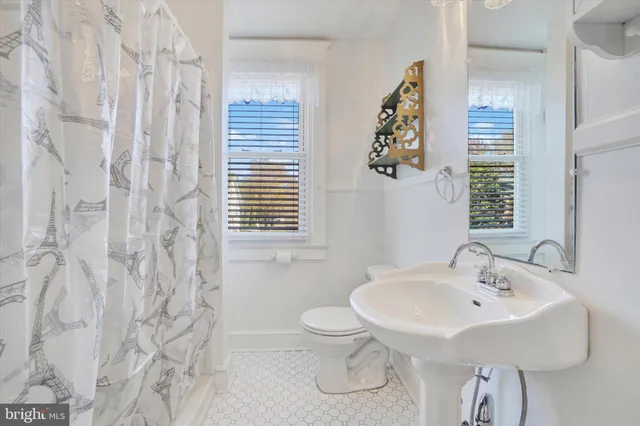 $284,500 | 105 North Gotwalt Street, York, PA 17404