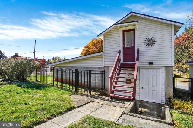 $284,500 | 105 North Gotwalt Street, York, PA 17404