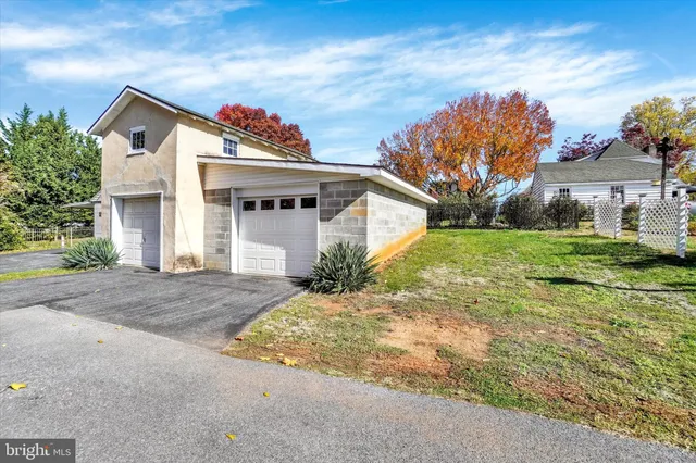 $284,500 | 105 North Gotwalt Street, York, PA 17404