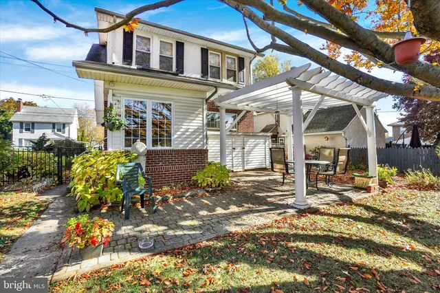 $284,500 | 105 North Gotwalt Street, York, PA 17404