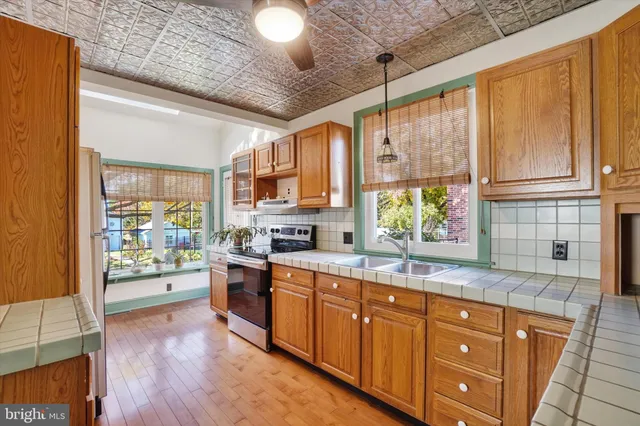 $284,500 | 105 North Gotwalt Street, York, PA 17404