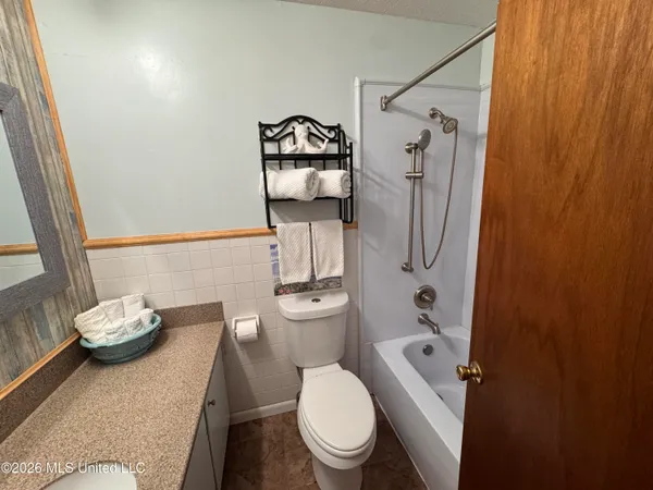 $185,000 | 258 Twin Lakes Drive, Canton, MS 39046