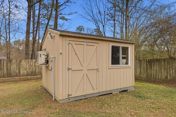 $185,000 | 258 Twin Lakes Drive, Canton, MS 39046