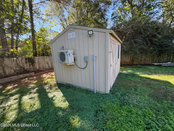 $185,000 | 258 Twin Lakes Drive, Canton, MS 39046