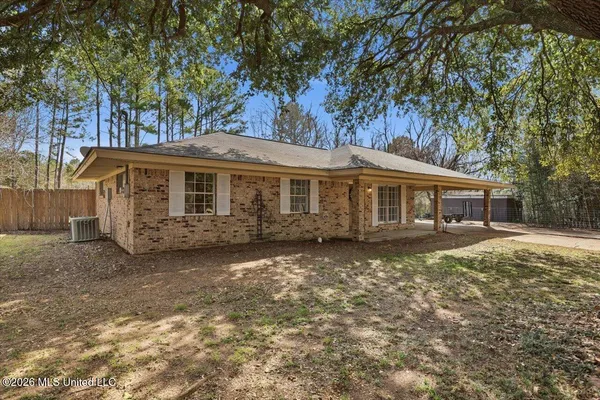 $185,000 | 258 Twin Lakes Drive, Canton, MS 39046