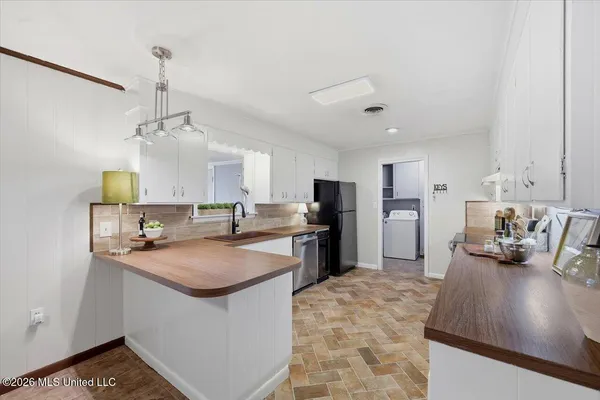 $185,000 | 258 Twin Lakes Drive, Canton, MS 39046