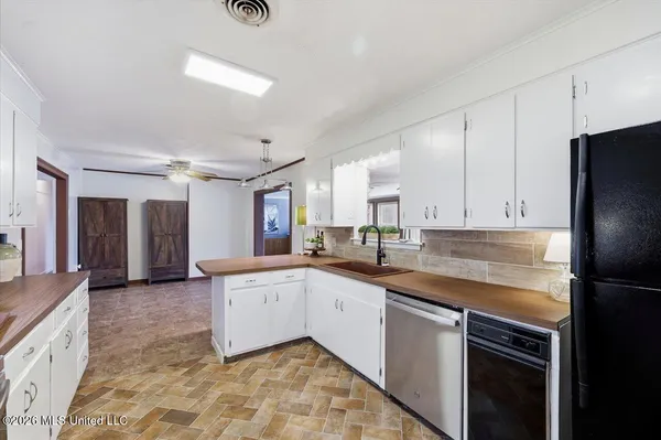 $185,000 | 258 Twin Lakes Drive, Canton, MS 39046