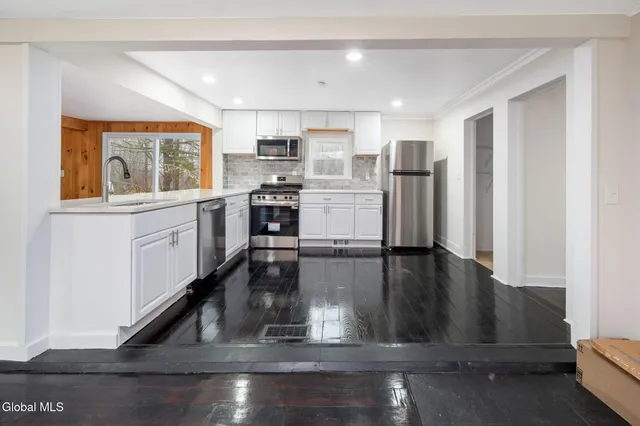 $379,999 | 517 Potter Hill Road, Petersburgh, NY 12138