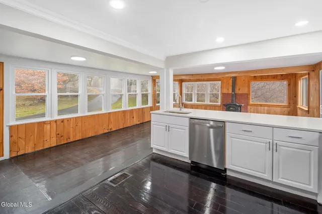 $379,999 | 517 Potter Hill Road, Petersburgh, NY 12138