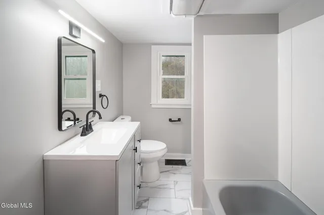 $379,999 | 517 Potter Hill Road, Petersburgh, NY 12138