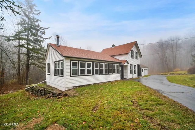 $379,999 | 517 Potter Hill Road, Petersburgh, NY 12138