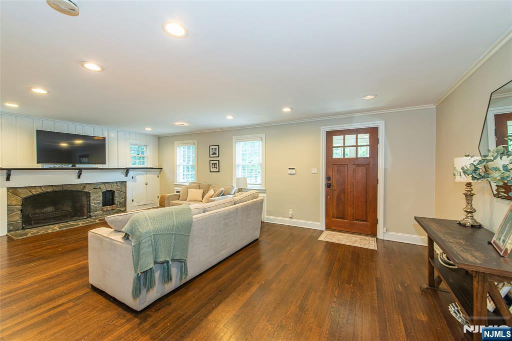77 Forest Hill Road West Orange, NJ 07052 - Photo 5 of 45