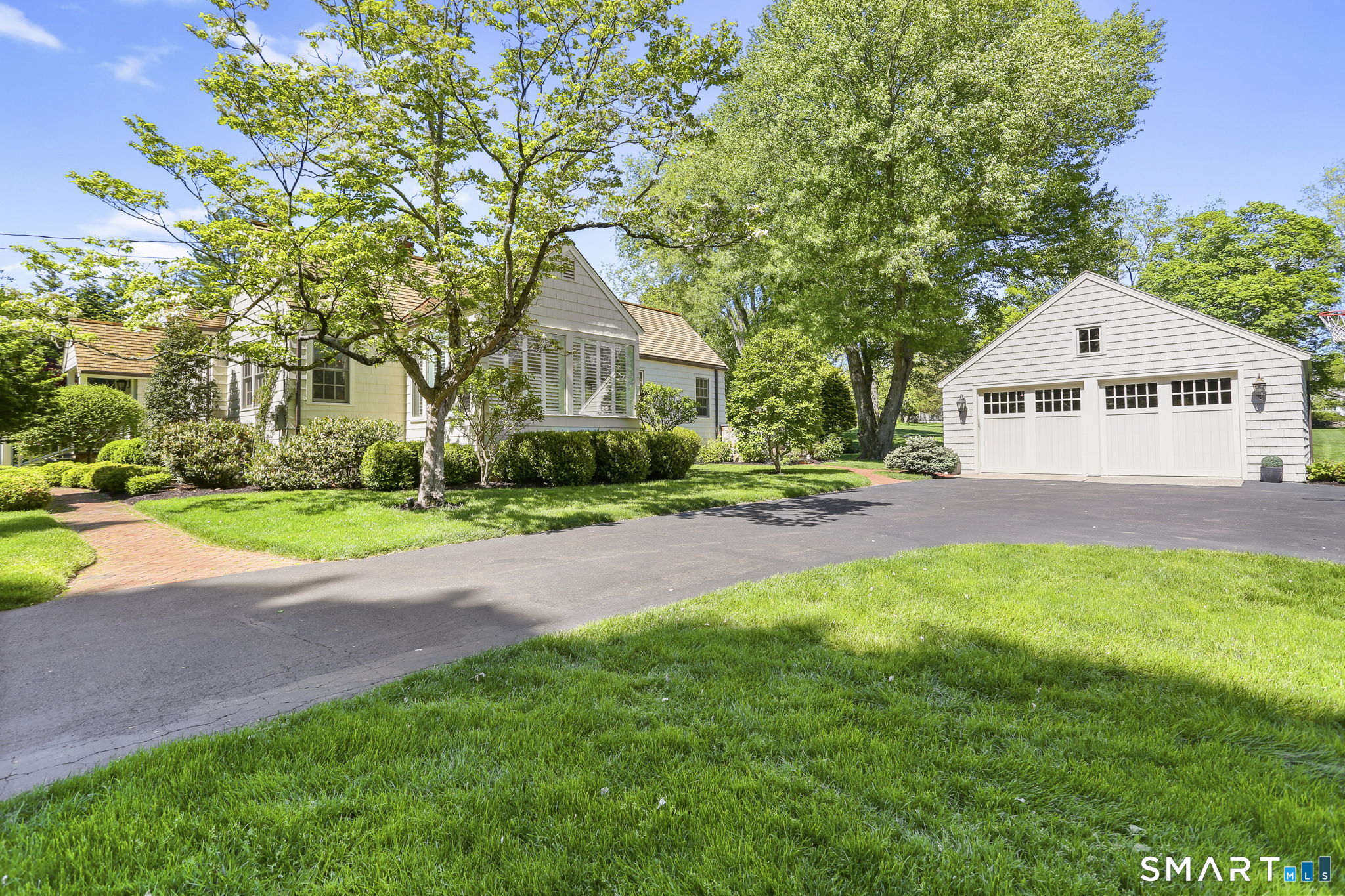 820 Hillside Road Fairfield, CT 06824 - Photo 4 of 40