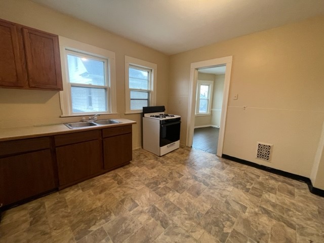 100 Bidwell Terrace Rochester, NY 14613 - Photo 3 of 19