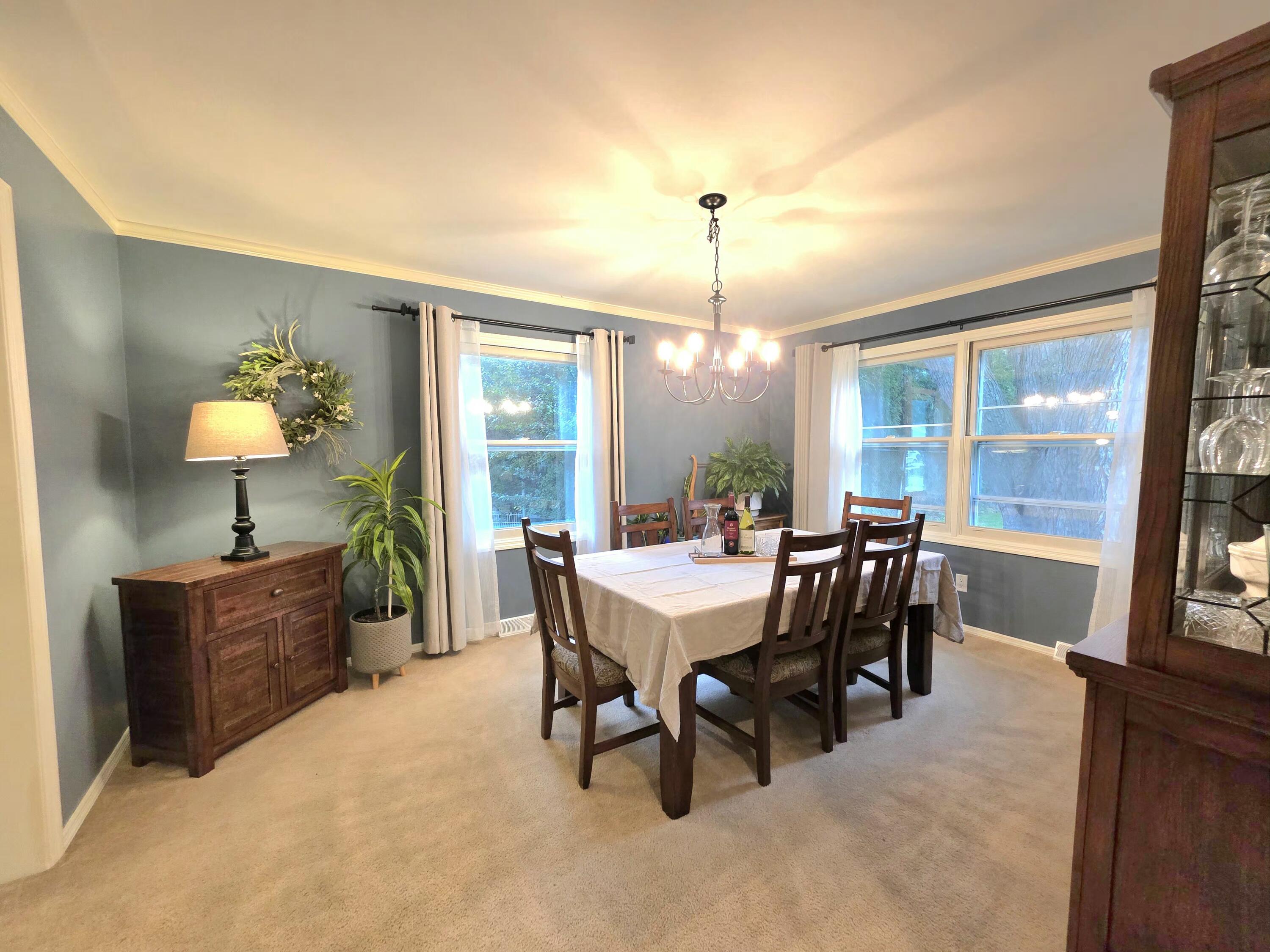 566 Riford Road Neenah, WI 54956 - Photo 7 of 63 Formal Dining room