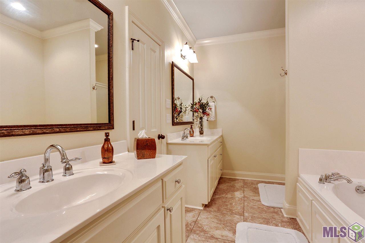5443 Hidden Ridge Lane Baton Rouge, LA 70816 - Photo 7 of 10