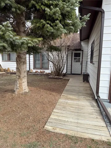 a view of a house with a garage