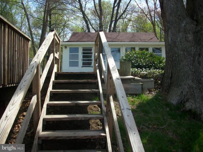 5 Borens Shore Road Elkton, MD 21921 - Photo 7 of 8 Deck