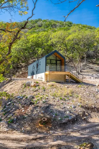 $2,995,000 | 83 Leakey Tx 78873, Leakey, TX 78873