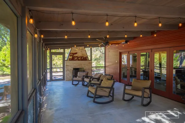 $2,995,000 | 83 Leakey Tx 78873, Leakey, TX 78873