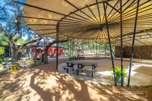 $2,995,000 | 83 Leakey Tx 78873, Leakey, TX 78873