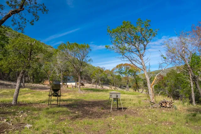 $2,995,000 | 83 Leakey Tx 78873, Leakey, TX 78873