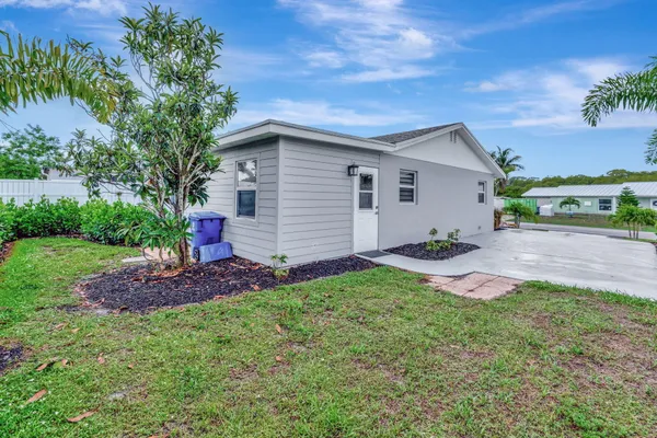 $2,700 | 1125 Stillwater Drive, Jupiter, FL 33458