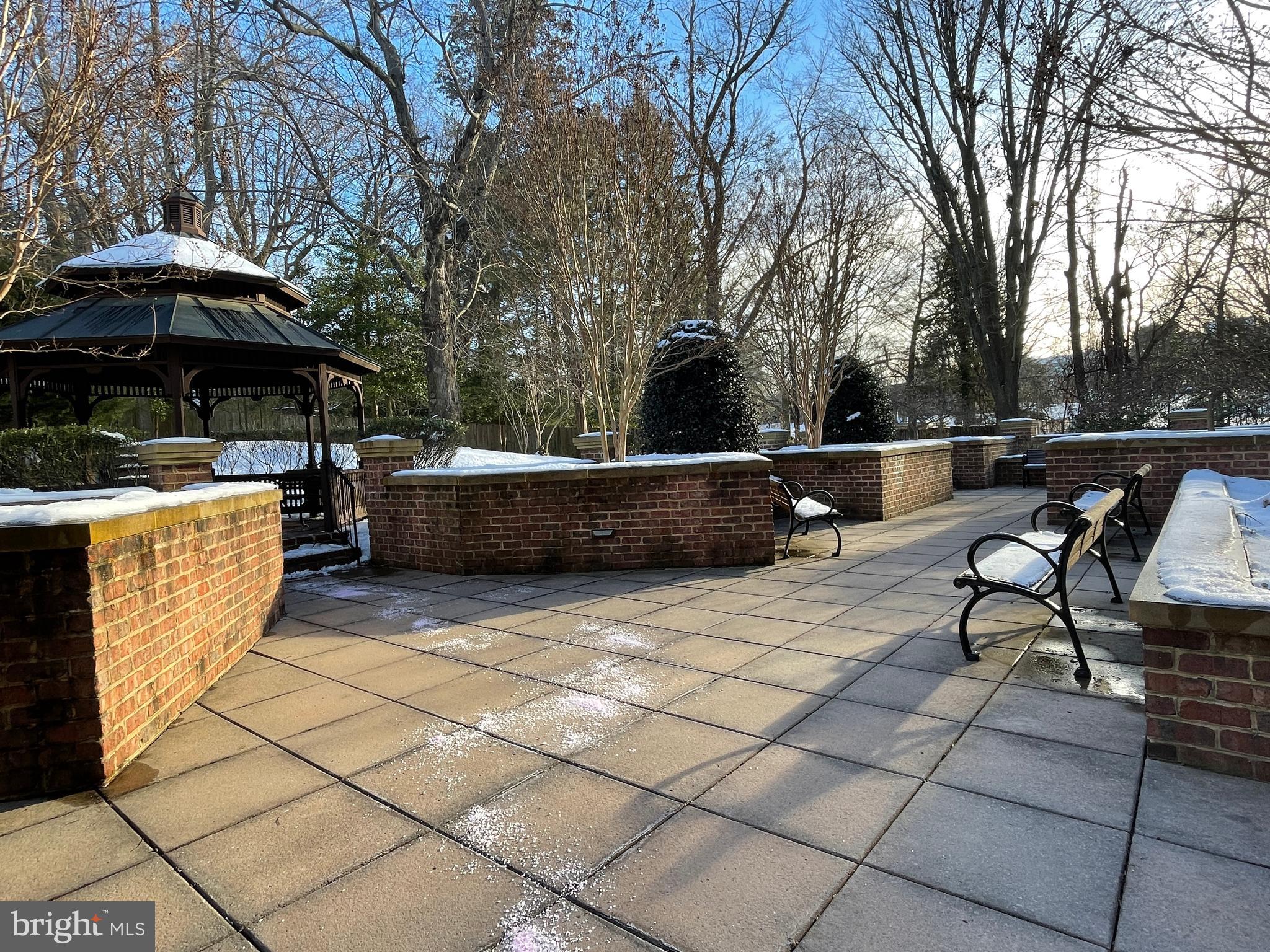1781 Chain Bridge Road, Unit 201 McLean, VA 22102 - Photo 51 of 51 Courtyard with Benches