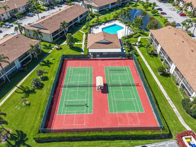 $320,000 | 1001 Pinecrest Circle, Unit B, Jupiter, FL 33458