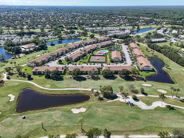 $320,000 | 1001 Pinecrest Circle, Unit B, Jupiter, FL 33458
