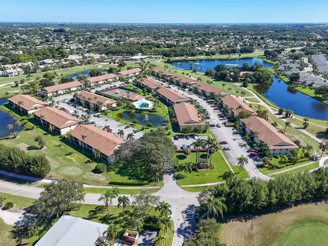 $320,000 | 1001 Pinecrest Circle, Unit B, Jupiter, FL 33458