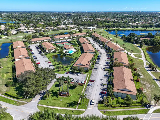 $320,000 | 1001 Pinecrest Circle, Unit B, Jupiter, FL 33458