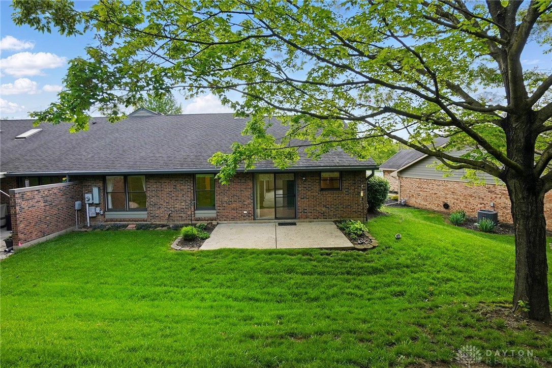53 Pheasant Run Circle Springboro, OH 45066 - Photo 21 of 24 backyard and rear porch