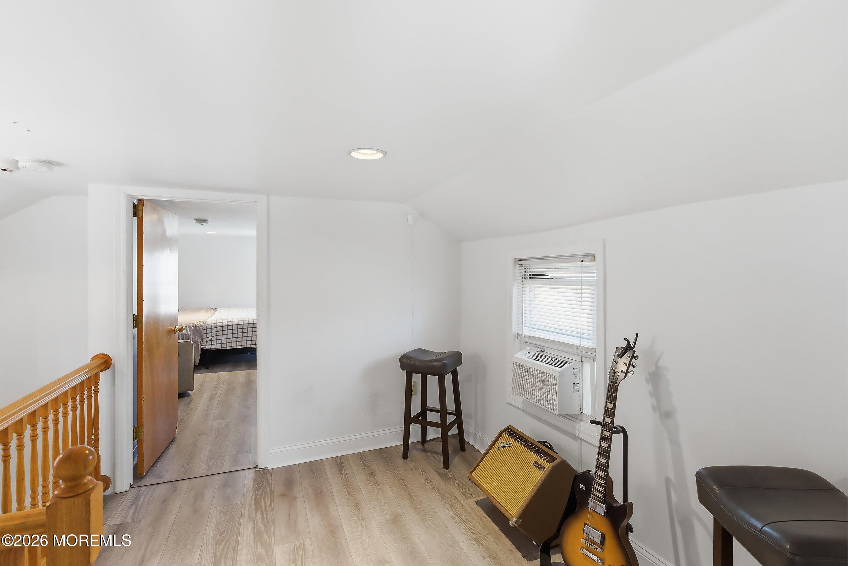 437 Atlantic Street Keyport, NJ 07735 - Photo 13 of 34 15-Landing