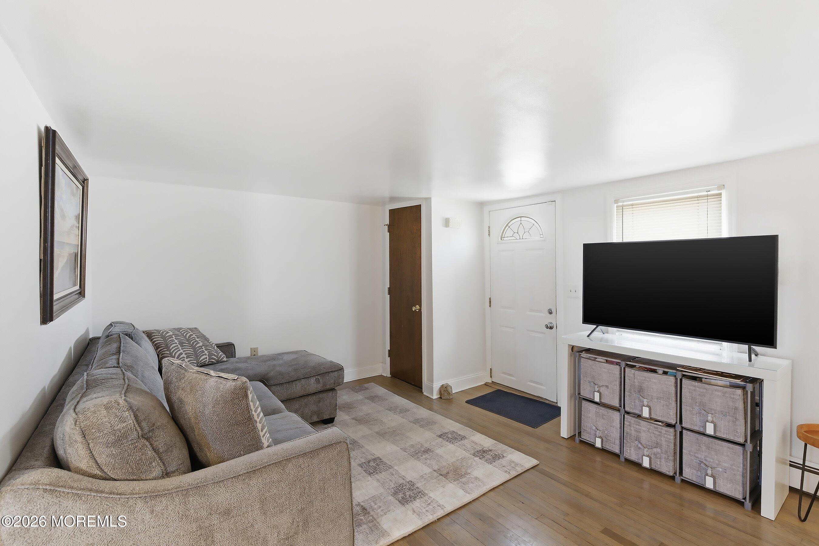 437 Atlantic Street Keyport, NJ 07735 - Photo 5 of 34 08-Living 1A