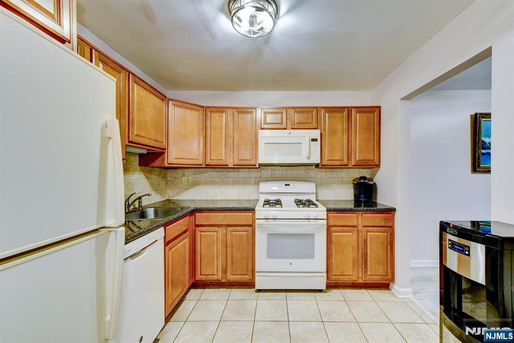 6 Hanson Place, Unit 6 Wayne, NJ 07470 - Photo 21 of 49