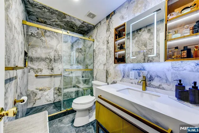 $649,999 | 6 Hanson Place, Unit 8, Wayne, NJ 07470