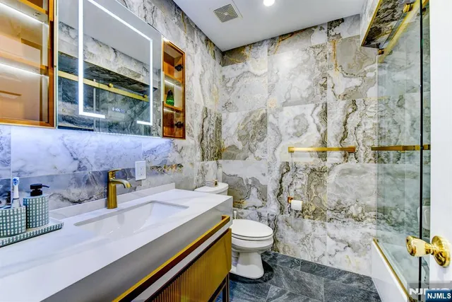 $649,999 | 6 Hanson Place, Unit 8, Wayne, NJ 07470