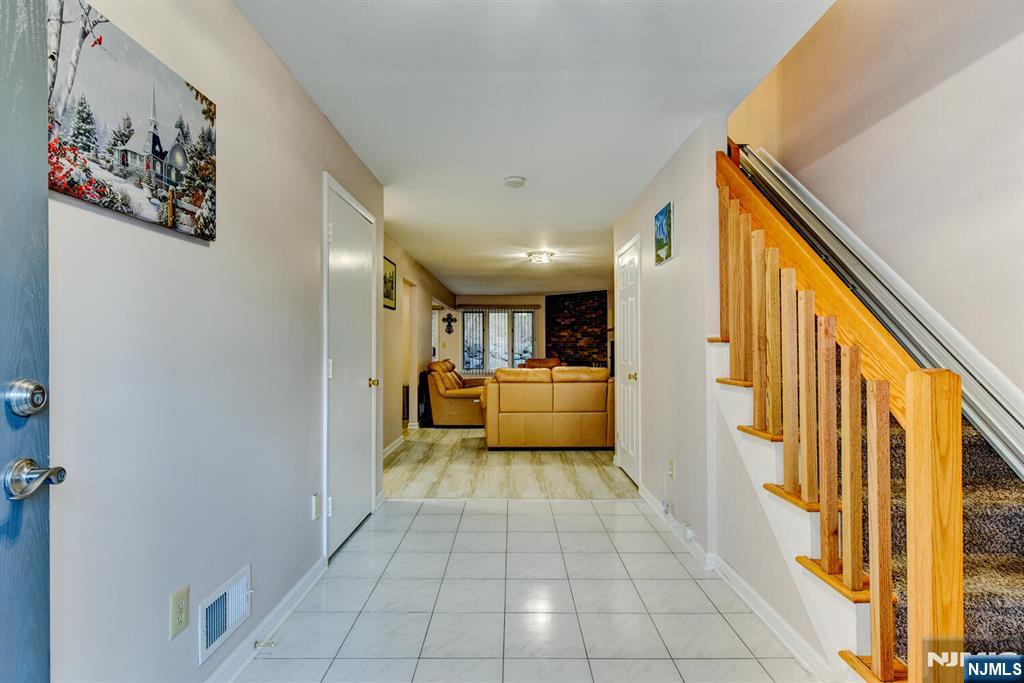 6 Hanson Place, Unit 6 Wayne, NJ 07470 - Photo 4 of 49