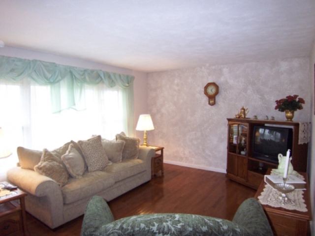 217 Racill Court East Peoria, IL 61611 - Photo 3 of 9 Gallery Image 3