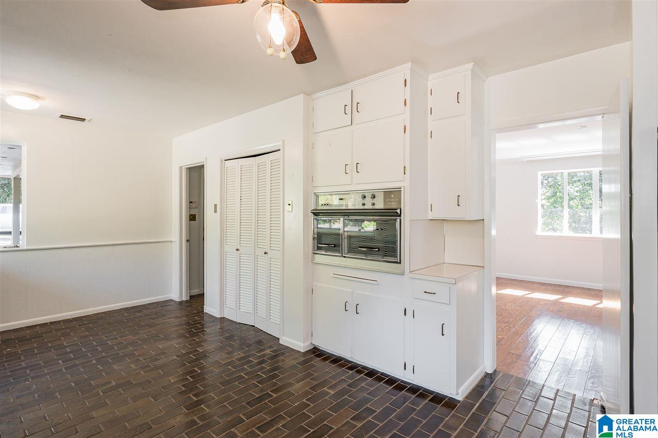 2716 Woodridge Road Birmingham, AL 35223 - Photo 10 of 37