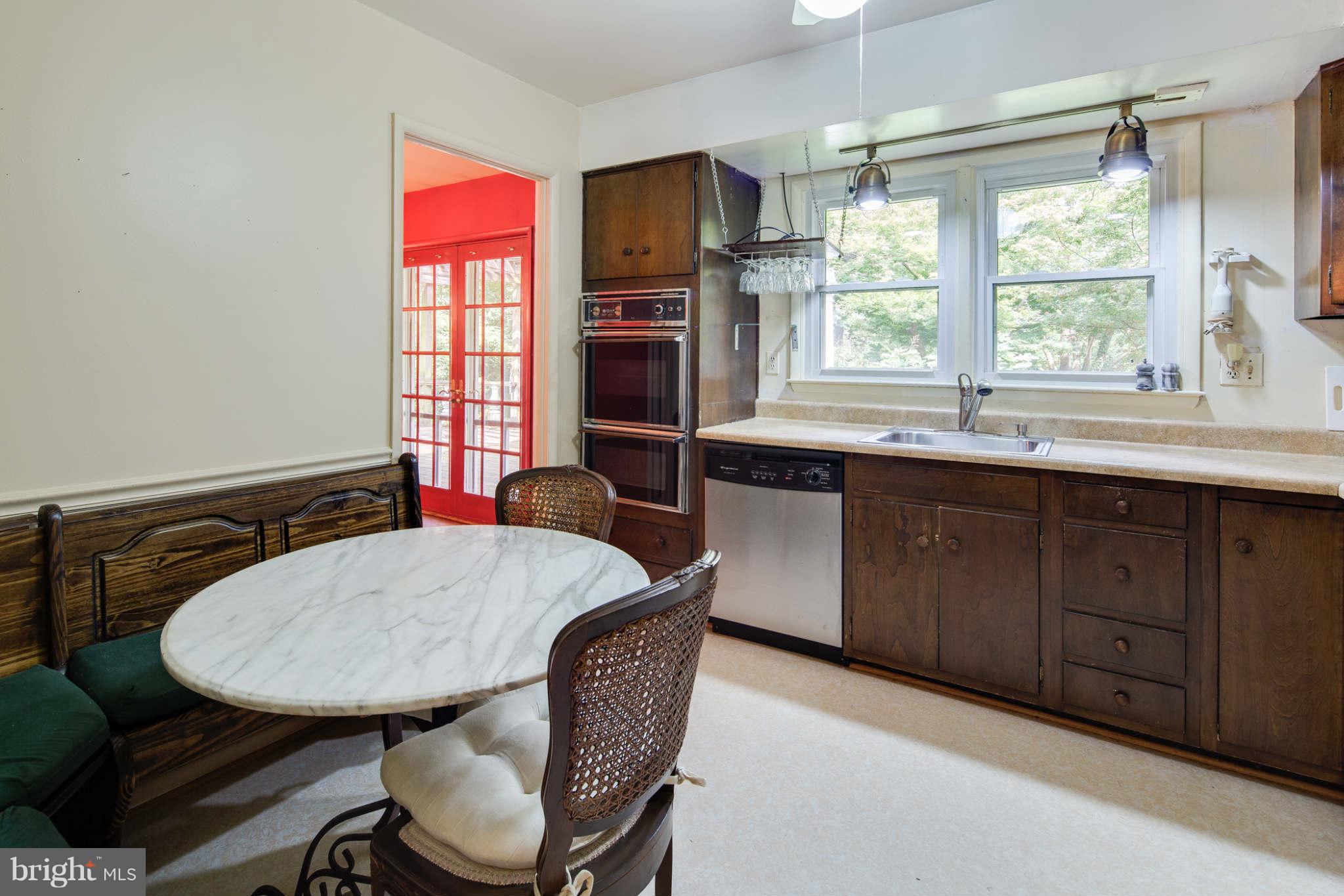 9206 Spring Valley Road Ellicott City, MD 21043 - Photo 13 of 29 Kitchen