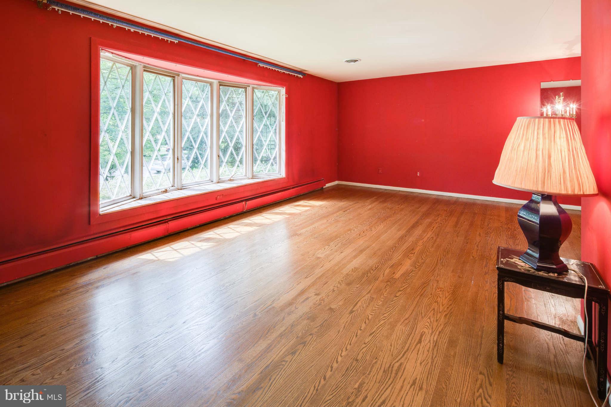 9206 Spring Valley Road Ellicott City, MD 21043 - Photo 14 of 29 Living Room