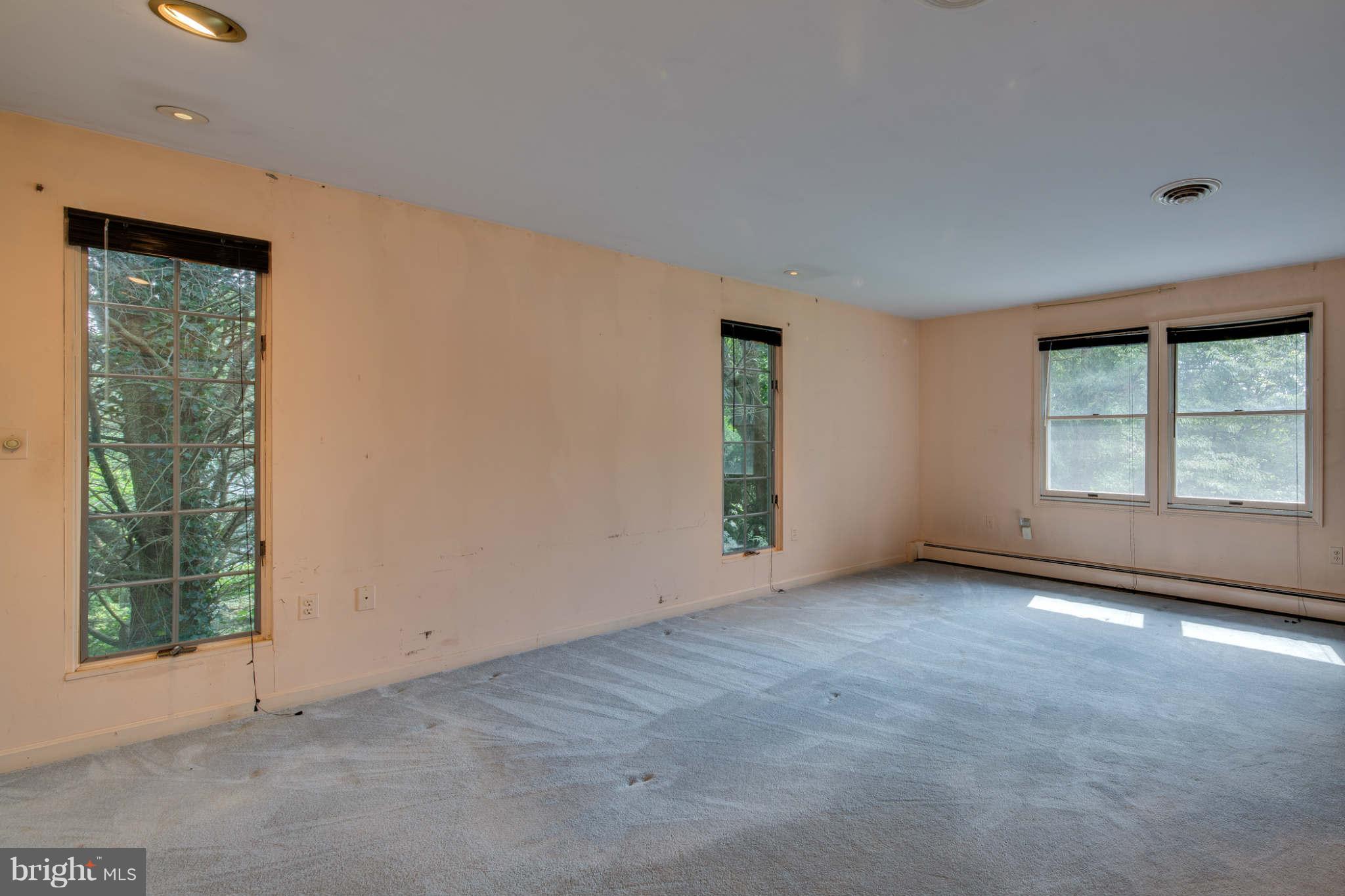 9206 Spring Valley Road Ellicott City, MD 21043 - Photo 23 of 29 Bedroom (Master)